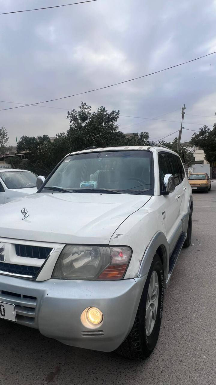 السلام عليكم باجيرو ال2006 السياره مكفوله من الكلبه من الجفيه فور ويل شغال مكينه وكير مكفولات تخم تاير حداديه غرفتها جديده لأبيه كسر وشديتلها شاشه وشاشات بل تجوه بس مامربوطات درع خلفي هوك سحب جام كهرب 
مري شفط  سكنات بلوجكترات امامي تبريد شغال 3 قطع رقمها بابل دولي هزه وسنويه جديده بسمي تحويل شوكت مايعجبك مكينه V6 سايد بريك شغال كيجات كله جديد جامه اماميه هسه شديتها طوافه بانزين جديده سبعه راكب السياره حلوه وكاعده ومرتبه ومال جناي  مكاني بغداد الكفائات قرب المدارس الجدد 📍
اريدها اب 78 وبيه مجال حك الجيه 
وبل عافيه على الياخذها 
للاستفسار الاتصال 
***********
