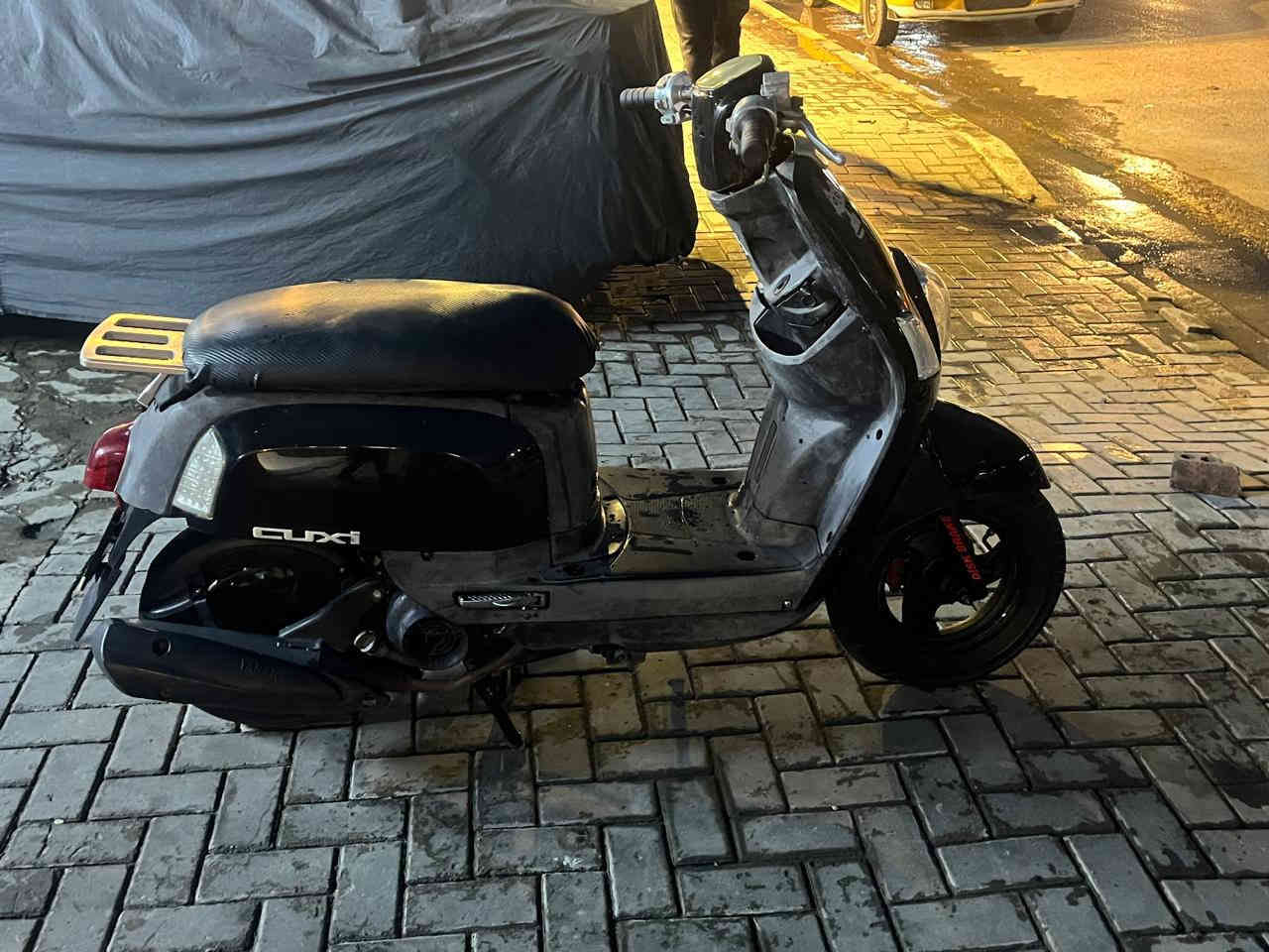 سلام عليكم دراجه بوليس دراجه كامله من كلشي شلعه ومعدل حلوه كهربائيات كلها شغاله سلف وهندر 
سعر 550 وبيها مجال
رقم *********** 
عنوان بغداد بياع شارع ضغط
