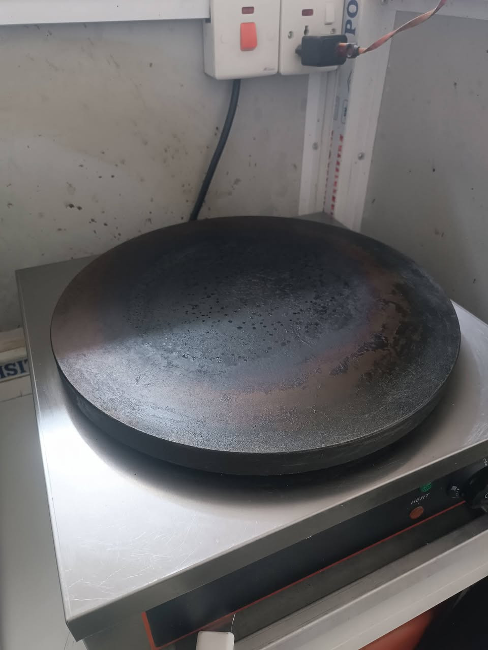 للبيع
مكينة أيس اكريم 
مكينة أزبري 
جهاز كريب 
جهاز وافل 
ماكينة اسبريسو

للأستفسار  ***********
