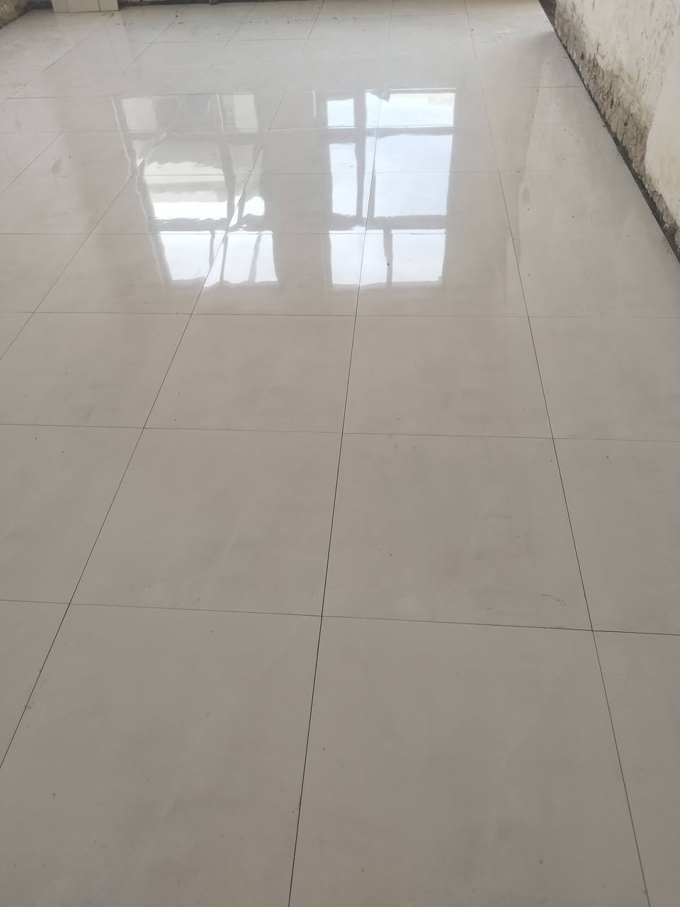 خلفه سيراميك جدران وارضيه متفرغ حاليا اني من الفلوجه واشتغل باي مكان ***********
