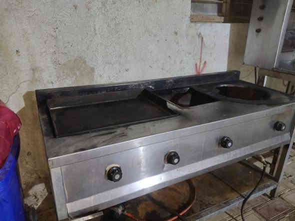 الديوانية قضاء الشاميه
السلام عليكم غراظ مطعم كامل 
كلهن بمليون و750وبيهن مجال 
مكاني الديوانية قضاء الشاميه 
***********
