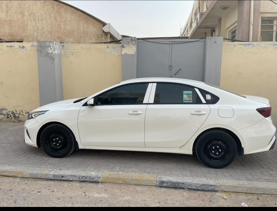 السلام عليكم
سيراتو 2022 رقم اربيل دولي بسم شركه 
كفاله من صبغ وتبديل بيه شخوط سويج بلباب وره وبيه ملاحظات بسيطه بلدعاميات محرك 1600 نص مواصفات
داخل لونين تبريد قطعتين مثبت سرعه مانع انزلاق تحكم ستيرن فول كاعيه مدوشمه جلد باتري جديد ويل مصبوغ حراري مكاني نجف ***********
السعر 158
