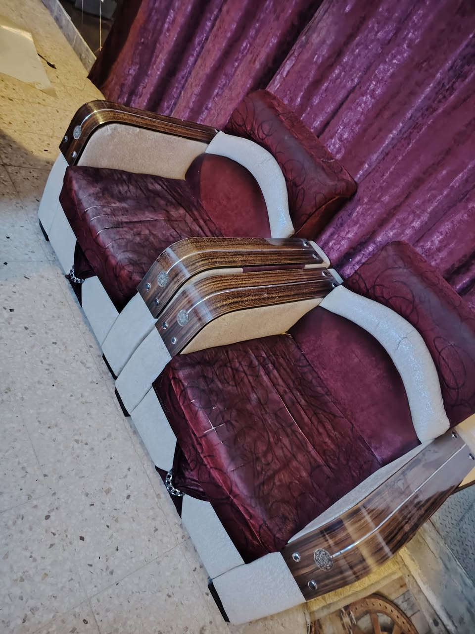 تخم مستعمل ٧ مقاعد للبيع بسعر رمزي
الرقم ***********
