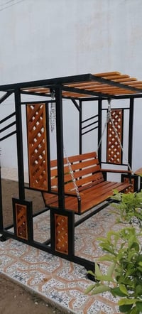 مرجوحة حديد • خشب روسي • ضمان ٥ سنوات