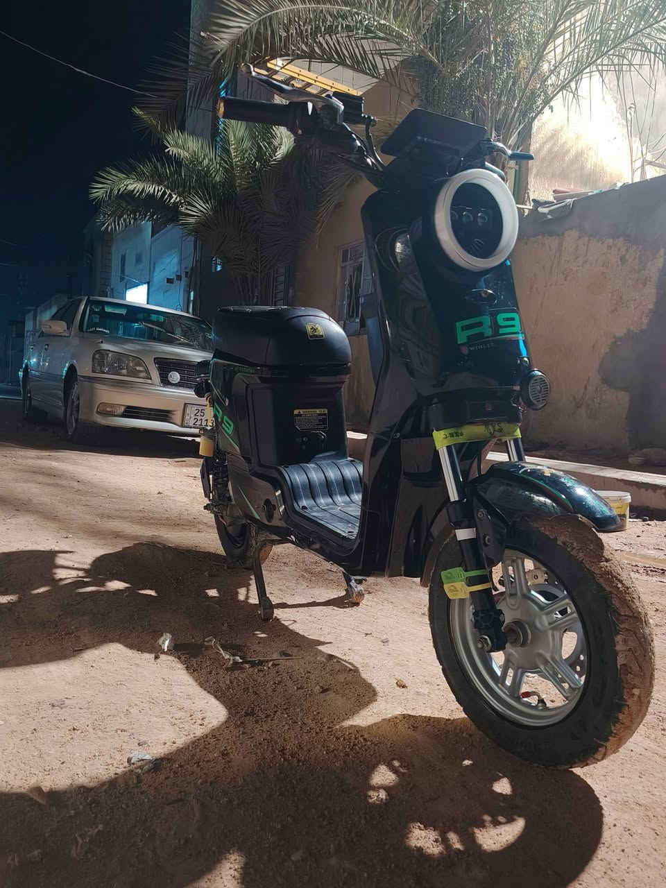 دراجة شحن R9
فقط بيع بدون مراوس
——————————————
المواصفات:
4 نمر سرعتها 99 الحقيقي 65
خمس بطاريات دبل32A
ملف 1500
نضام R رجوع للخلف 
نضام P وقوف
يجي بيها سويجين + كارت تشغيل دراجه 
شاشة ديجيتال تكشف العطلات 
4 دبلات 2 خلفي هايدروليك 2 امامي دهن 
جهاز إنذار سرقة 
امبيثري يربط بلوتوث بالموبايل 
لايت زينون عالي ناصي + لد نهاري 
اشاير امامي خلفي + أربع اشاير 
——————————————
السعر 400وبيها مجال بسيط


**إذا كنت صاحب هذا الإعلان وتريد حذفه لأي سبب، رجاءا أرسل رسالة إلى الدعم الفني**