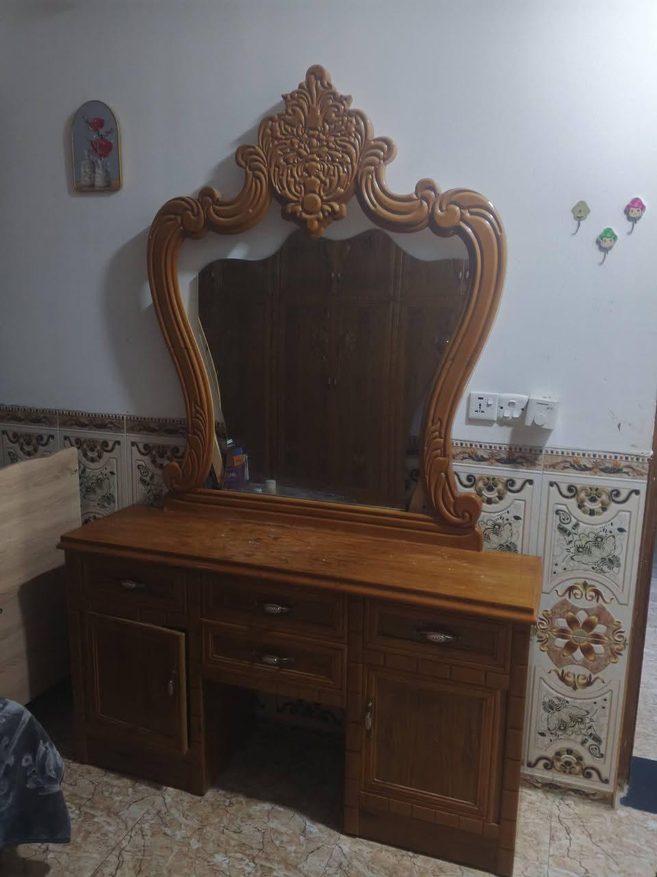 غرفه احطاطه درجه ثانيه للبيع السعر خاص مكاني الشهداء للستفسار اتصل علئ الارقام 
***********
***********
