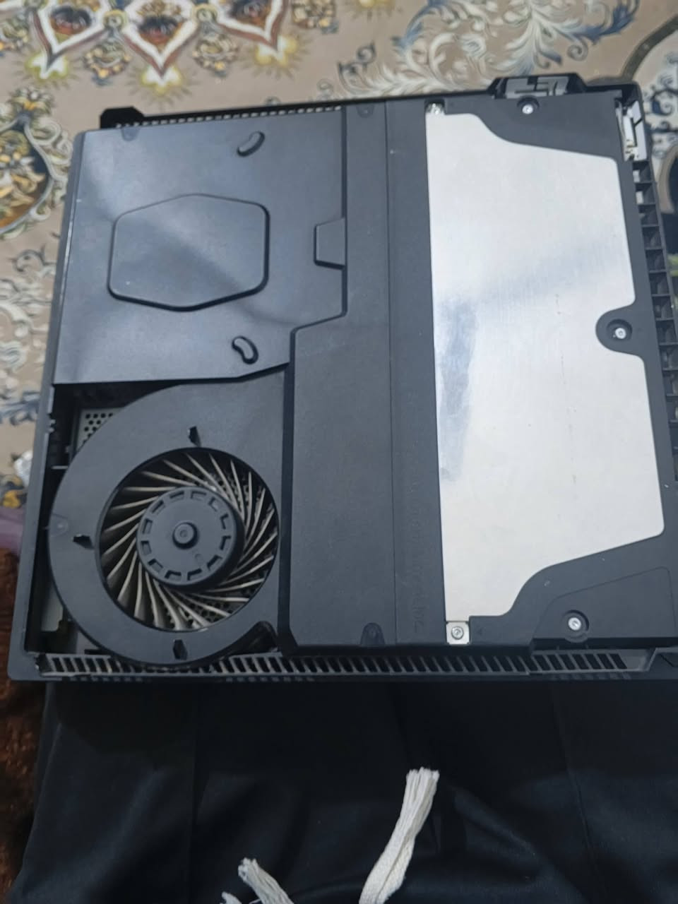 السلام عليكم بلي فور برو مهكر نضام 12.52 باندل نسخه ستار ورز مع جويستكات نسخه فايف نوعيه زينه مع قرص التهكير كامل ملحقات الجهاز نضيف شرط ممفتوح السعر 350 وبي مجال بسيط  مكاني كربلاء *********** واتساب
