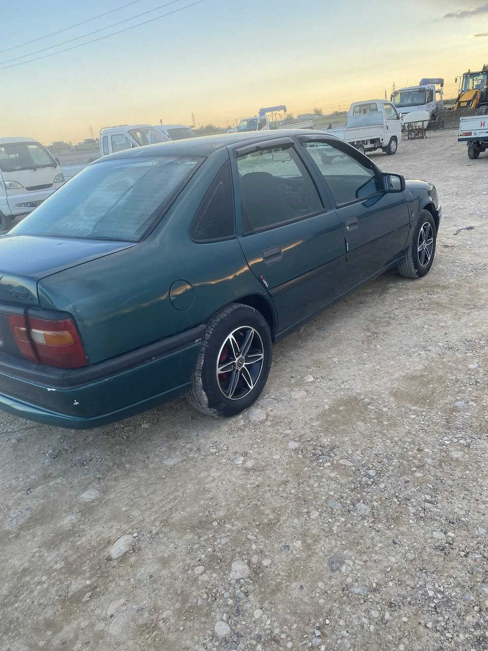 سلام عليكم فكترة اللبيع موديل 94 گير عادي  محرك شرط ر.    رقم بغددتحويل ثانيوم.     تخم تاير جد يد صدر جديد السيارة قطرة خياس مابيهة مكان السيارة صلاح الدين سامراء العباسية الشراي يتصل*********** مكلف بل نشر
