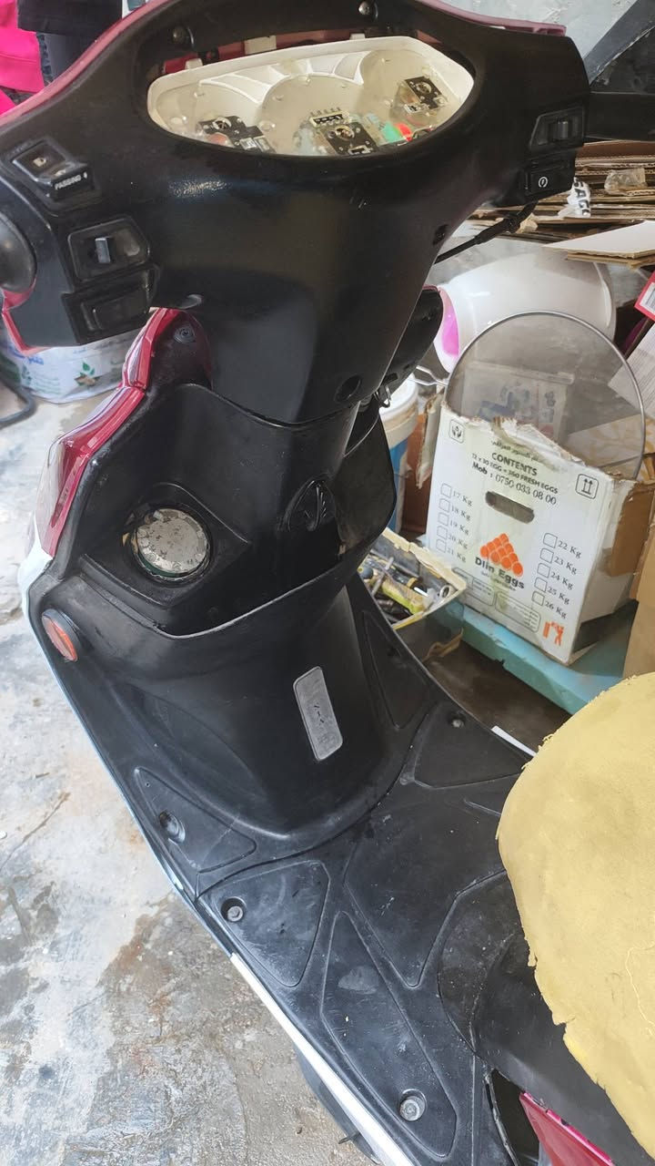 السلام عليكم دراجه كامكو جي فور مكينه نكرت سلف مكينه تخبل وناعمه كفرات جديده تايرات جدد كابريتر جديده شوته جديده كله جديد ما عايزه ولا شي مكاني نجف رقمي *********** سعره 325 وبيه مجال للطيبين
