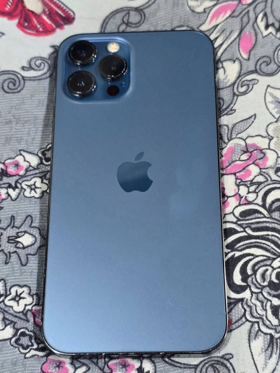 12 برو ماكس نضافه شخط مابي
السعر 400. 

ذكره 265

بطاريه 81

نمواذج M

فقط مبدل كأمره اصليه الخلف.  وين مايعجبك تفحص 
او مراوس ١١ عادي وتنطي فرق 
   

***********
