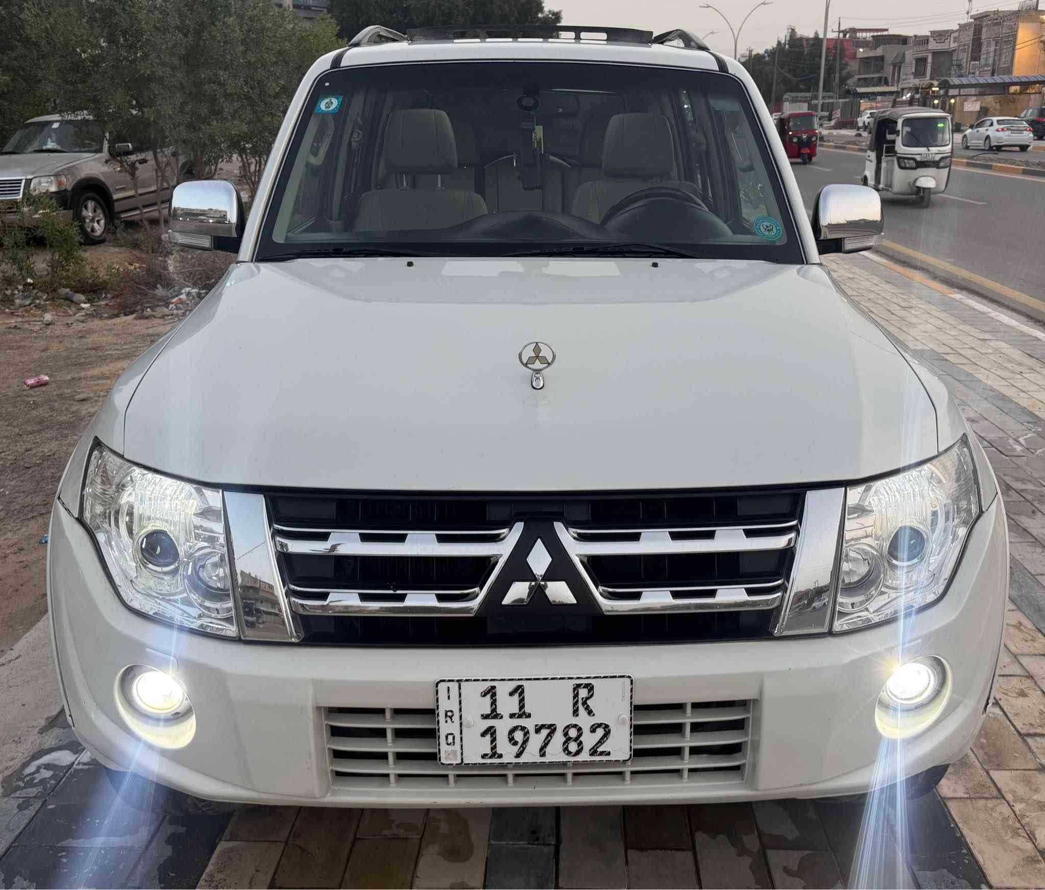 باجيرو حبتور موديل 2014
محرك 3500كير مكفولات
فور ويل 7راكب تبريد 3قطع
تخم تاير جديد صدر كله جديد
فول موصفات بنرامه دمامات مري 
شفط فول سياره مكفوله وجديد
سعر169وبيهامجال حك جيه
بغداد*********** بغداد, العراق
