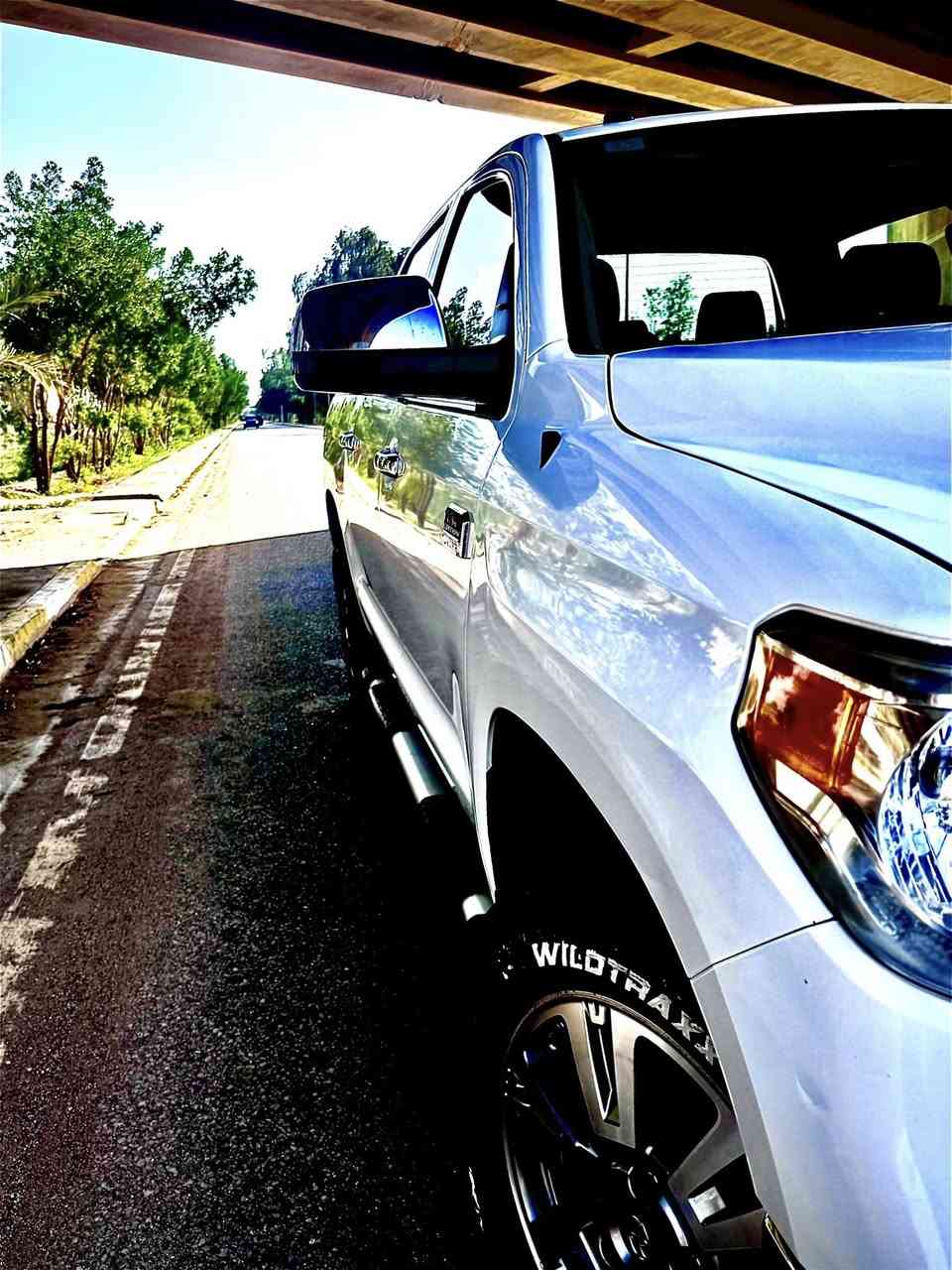 تاندرا  ٢٠١٧
خليجي مكفوله من الضربه والتبديل والصبغ بيه ملاحظات بسيطه سياره ٨ سلندر سياره جباره والف عافيه الي تصير من نصيبه 
السعر ٣١٥$ وبيه مجال للياخذه
***********
