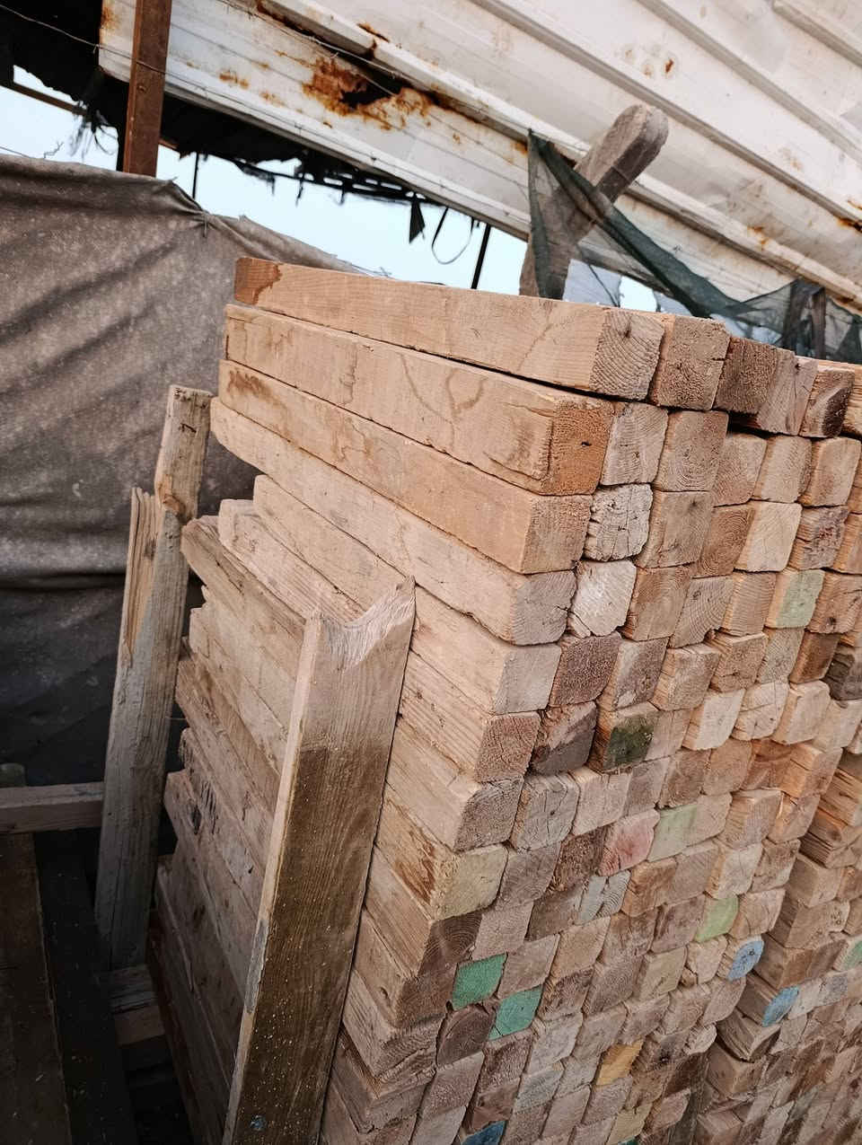 السلام عليكم سير للبيع 3*3 /سير 2*4
العنوان بابل حي العسكري للاستفسار 
***********
