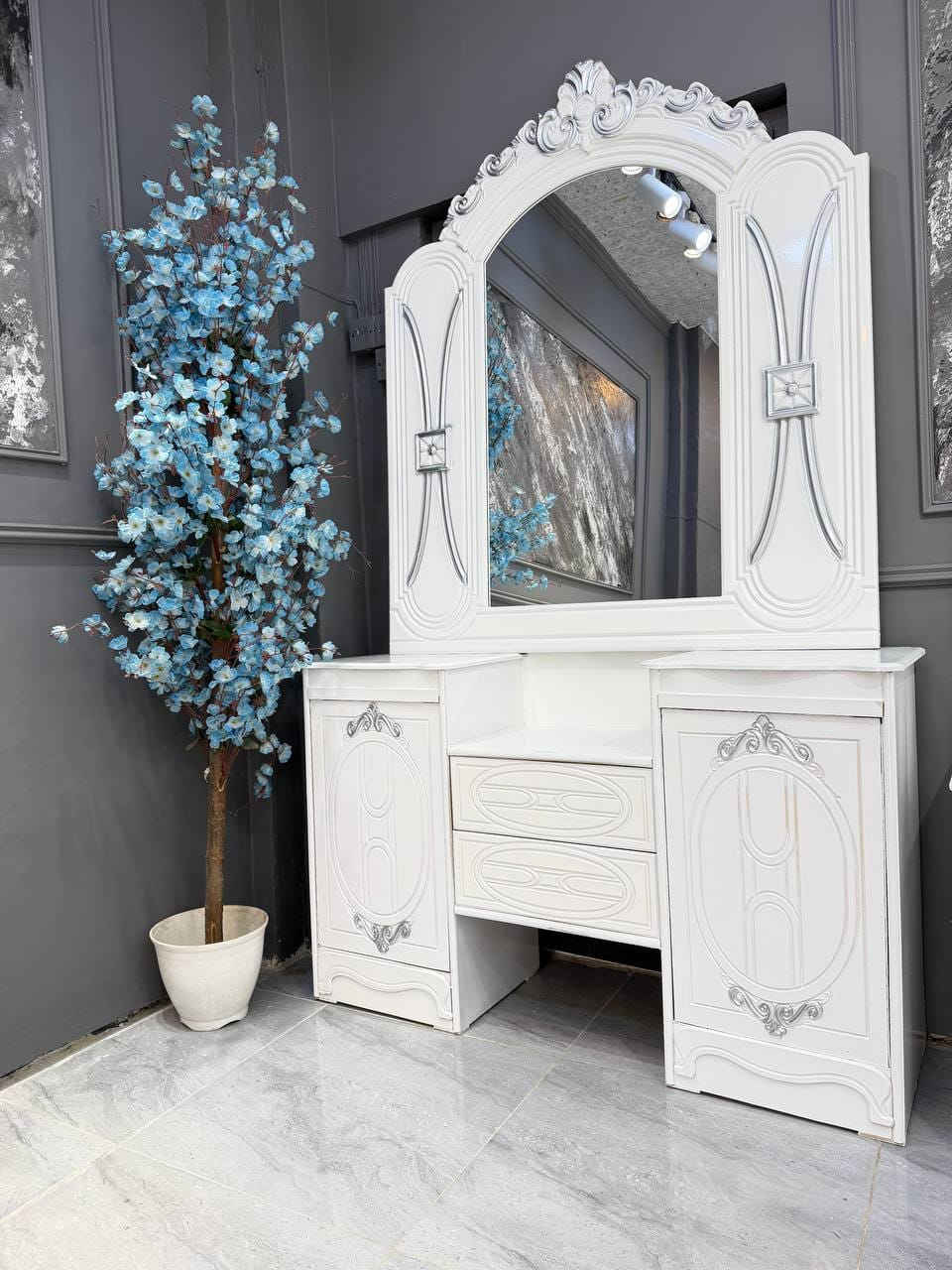 السعر // 950

🔅تفاصيل الغرفة المرمري  ....

خارج ٤ملم ام دي اف 🔺
وداخل معاكس ٣ملم 
صبغ حراري  درجة اولى 

عدد القطع  ٧ قطع 😍
🔺1 //جرباية  قياس  ١٦٠ × ٢٠٠ 
🔺//ميز جانبي ايسر قياس ٥٠
🔺2// وميز  جانبي  قياس ٥٠
🔺3// زاوية ارتفاع مترين عرض ٨٠
🔺4// وميز بلازمه  
🔺5//وميز مراية ارتفاع مترين عرض ١٢٠
🔺6// وكنتور ٦ باب  ارتفاع مترين و١٥ طول ٣ متر و١٥

القطعه الثامنة حسب الطلب شازلون
سعرها ٥٠ الف ❤️

(توصيل مجاني مركز بغداد )
التوصيل يشمل الشد مجاني 🔥
(اطراف ٥٠)
باقي المحافضات حسب البعد
شازلون سعرها ٥٠ الف
شازلون مخزن ٧٥ الف


**إذا كنت صاحب هذا الإعلان وتريد حذفه لأي سبب، رجاءا أرسل رسالة إلى الدعم الفني**