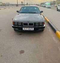 بي ام ٧٤٠ • مكينة ٨ • رقم انكليزي