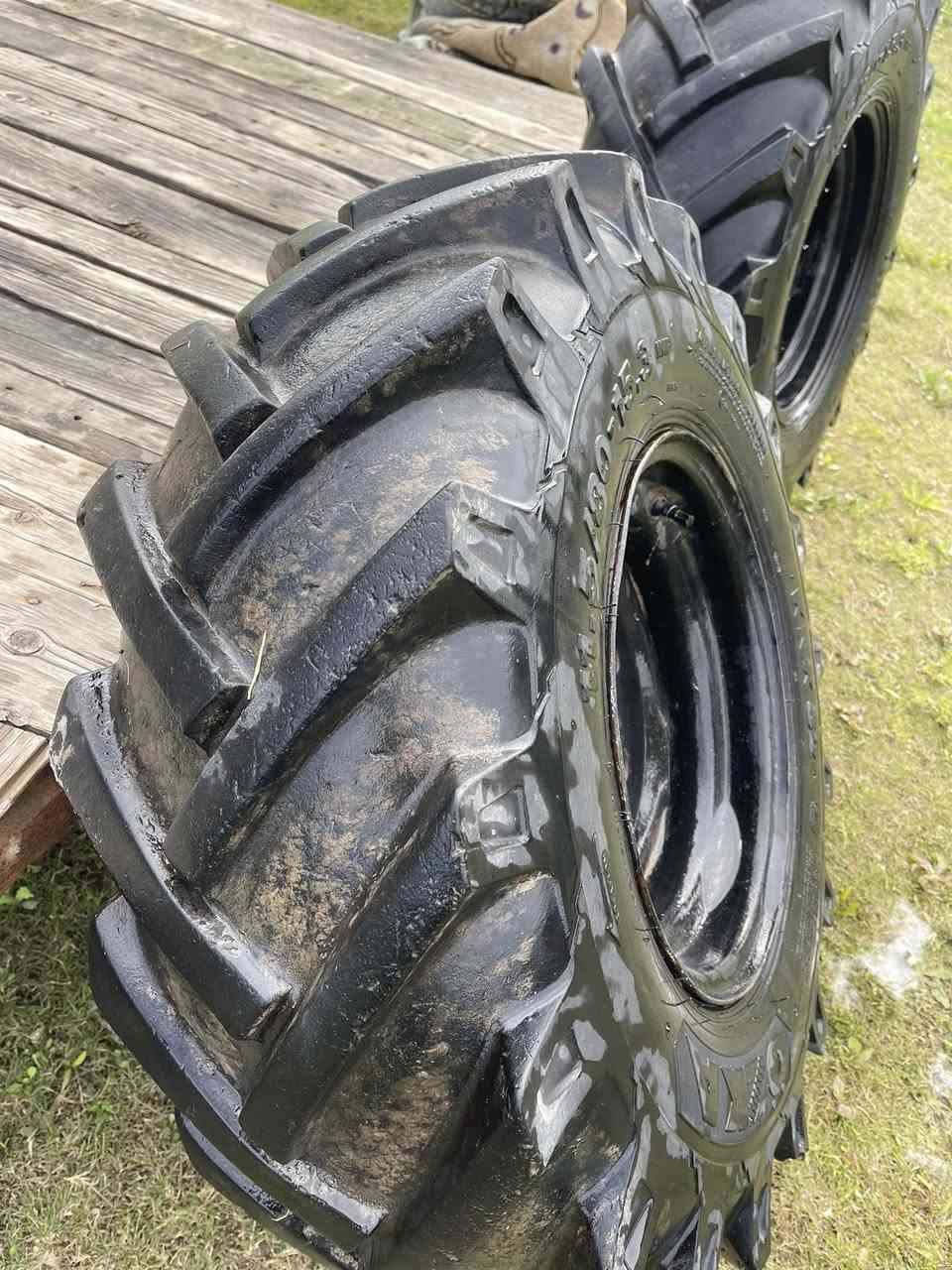 الحله ناحية النيل
يالله 
للبيع تايرات مع وياله مال حاصوده حجم 15 جدد مستخدمات شي قليل نوع تركي للستفسار ***********
