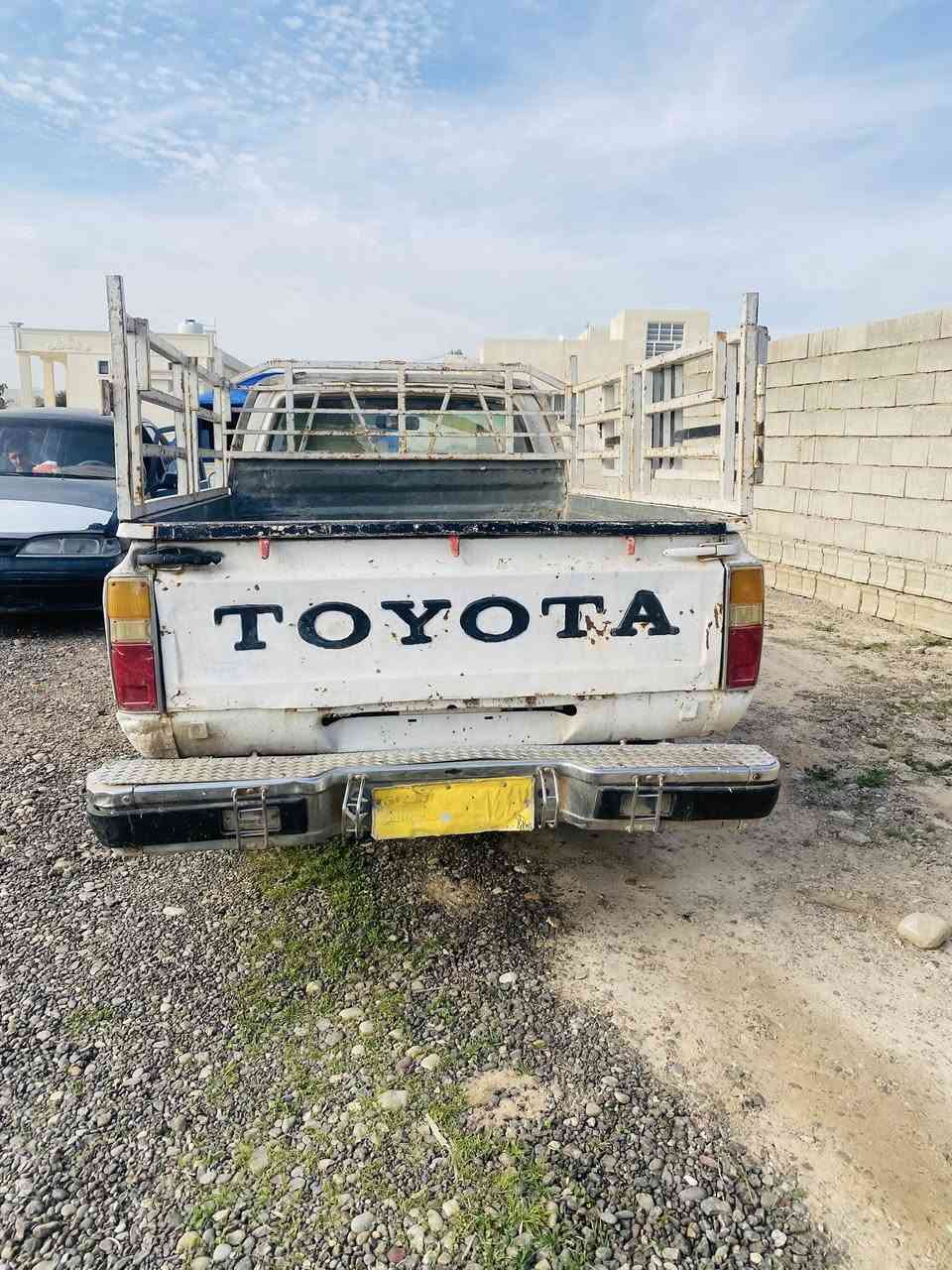 السلام عليكم للبيع بكم 82كير ومحرك خير من الله كشر شوف العين بيها سنويه وصاحبها متوفي رقم صاحبها ***********
