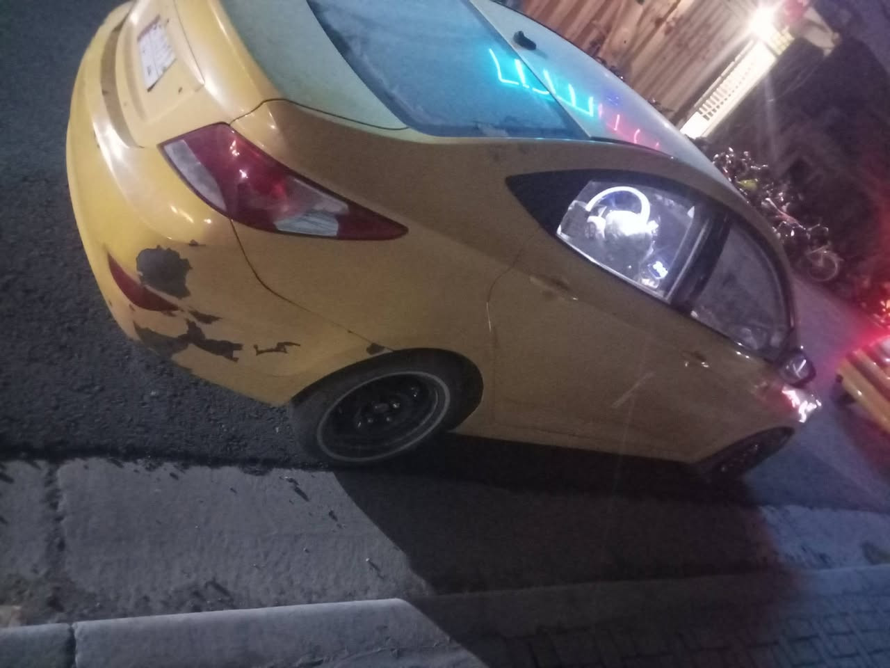 سلام عليكم ورحمه الله وبركاته سياره اكسنت موديل 15 رقم بغداد وارد محرك 1600 مكاني كربلاء 83 وبيها مجال 
***********/***********
