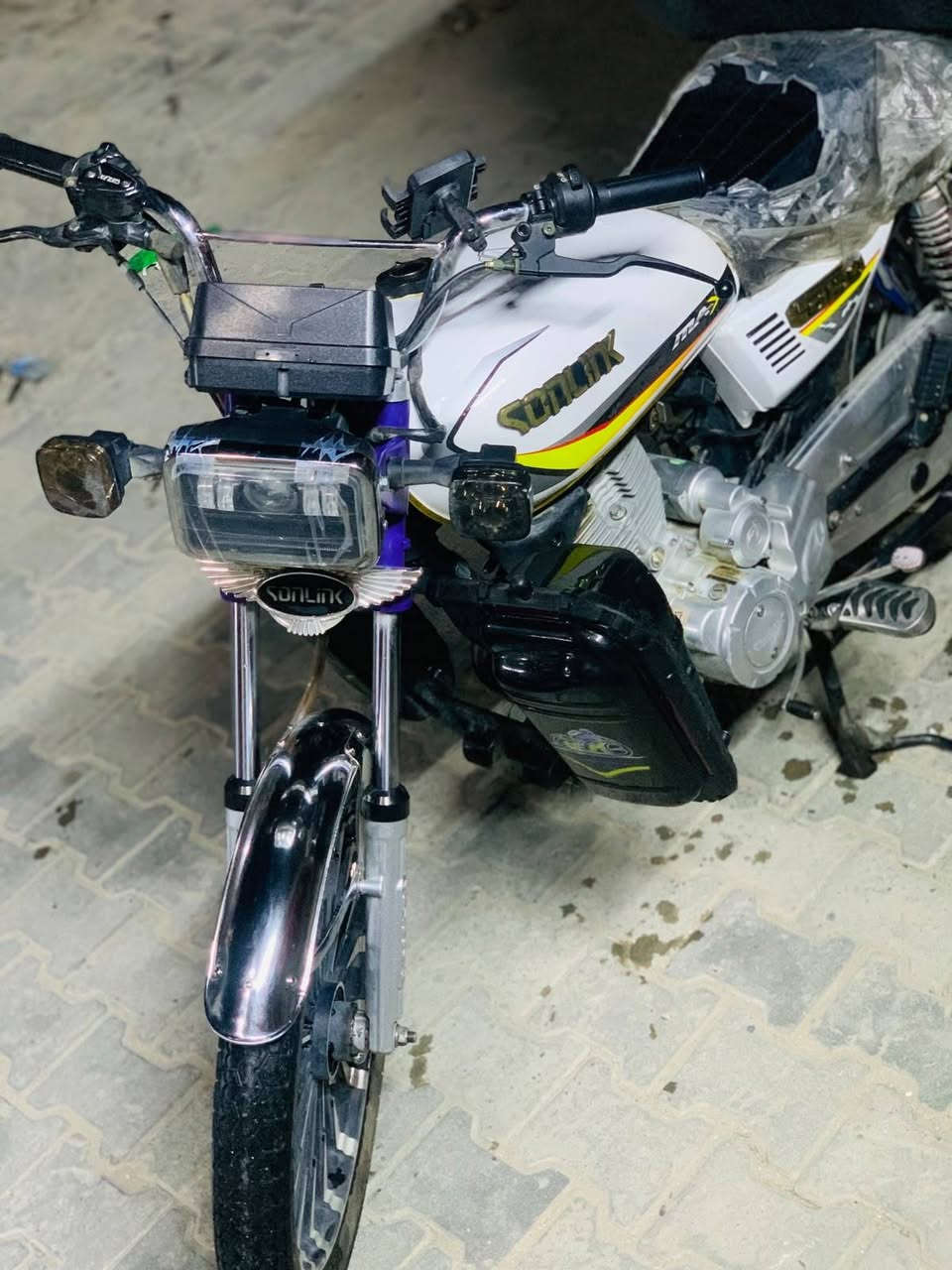ايراني موديل 25 مكينه 200cc سلف هندر كلهن شغال كهربائيات كلها جديد فقط اشاره اليمنه مكسور درع اسود ابو جيوب دراجه نضيفه معنه كلمه اشتغلت بيها عشرين يوم احتاجيت واريد ابيع سعرها 550 بغداد حي اور
رقمي ***********
ايراني موديل 25 مكينه 200cc سلف هندر كلهن شغال كهربائيات كلها جديد فقط اشاره اليمنه مكسور درع اسود ابو جيوب دراجه نضيفه معنه كلمه اشتغلت بيها عشرين يوم احتاجيت واريد ابيع سعرها 550 بغداد حي اور
