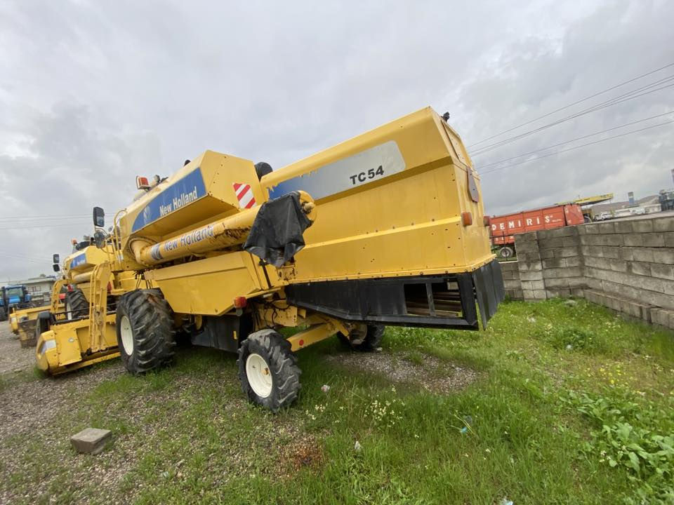 حاصودة للبيع
مواصفات :
*موديل 2007
*هايدرو 54
*رقم اربيل
*أوروبي بلجيكي اصلي
*مكفول كفالة عامة
العنوان : كركوك - قرب مطعم ميديا
رقم الهاتف :
***********
***********
