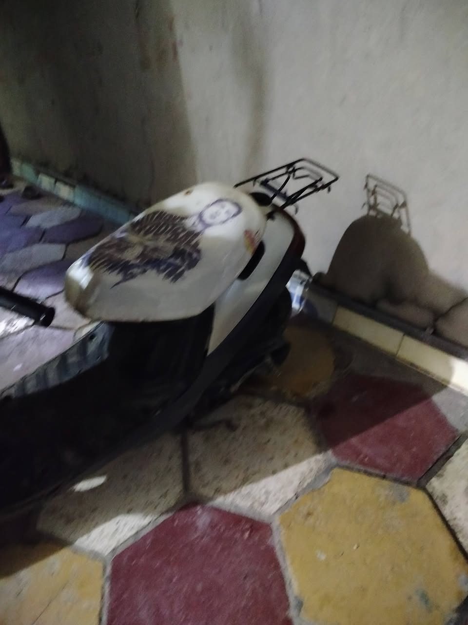 السلام عليكم شباب بتره البيع ما مفتوحه شغال بيه كلشي مكاني ناصريه مركز سعر 350هاذه رقمي ***********
