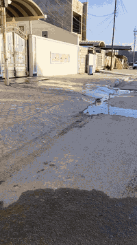 السلام عليكم دار للبيع حي البتول مقابيل حي السلام المساحه ١٥٠ متر الواجه ٦ نزال ٢٥ وباقي التفاصيل في المنشور صاحب البيت طالب ٢٤٠ مليون وقابل للتفاوض للاستفسار أكثر اتصال على الرقم ***********
