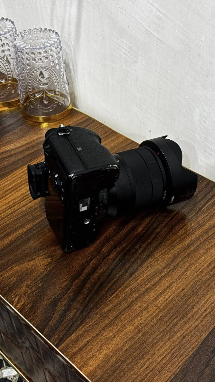 كامرة سوني A7riii مع عدسة 24-70
العدسة مكاني بصرة السعر مليونين قفل***********
