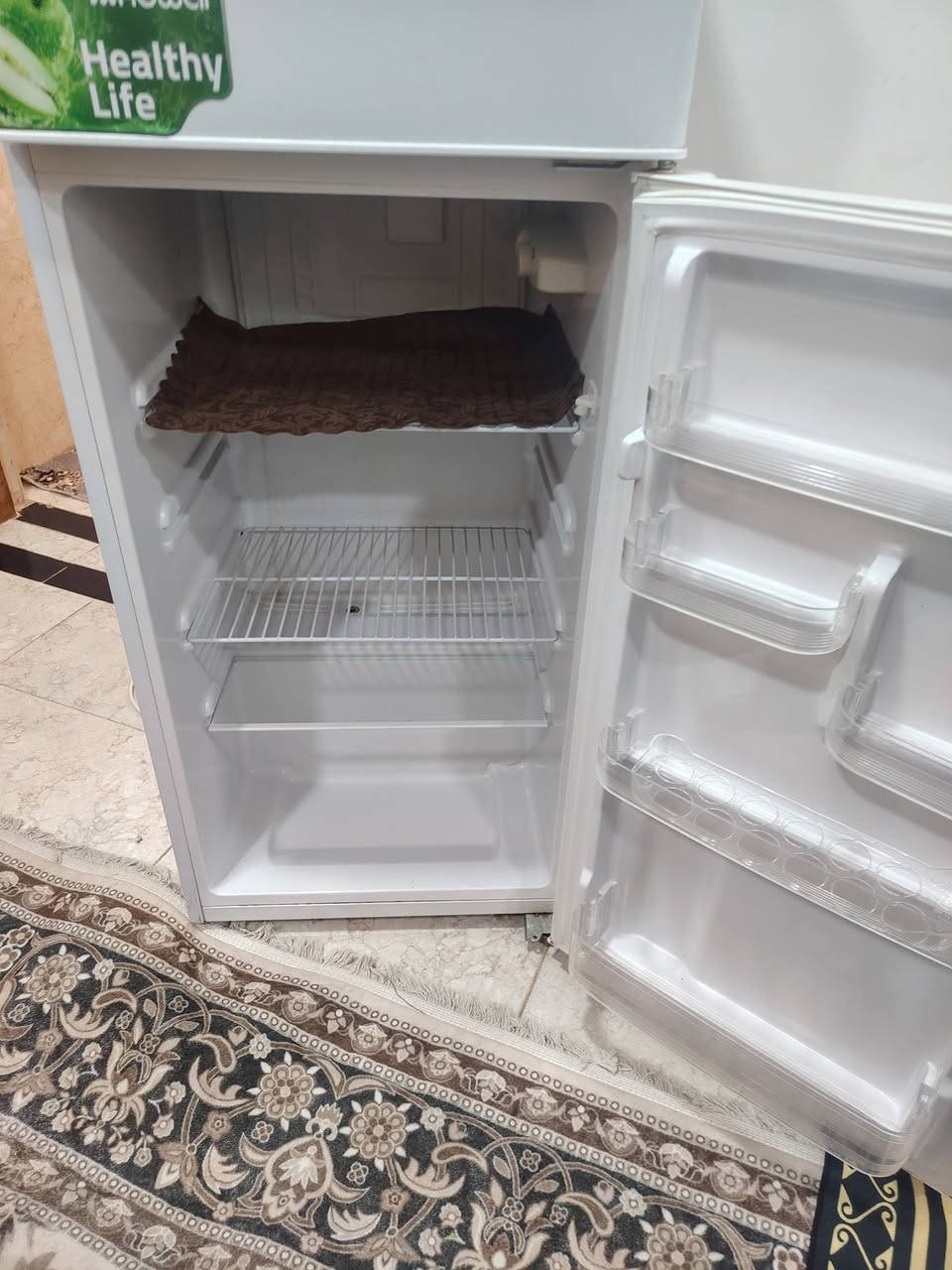 ثلجه البيع جديد بس المطور عطال وهاي جربيه السعر 130 ثنيهن قفل شراي يتصل ***********
