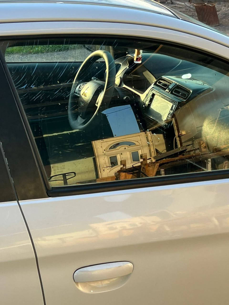 متسيوبيشي ميراج موديل 2018
رقم بغداد 
السيارة داخلة كلين فقط طابة بطسة قوية وانطعجت الجاملغات الامامية كما
موضح بالصور السيارة جاهزة من كلشي وكاملة مكملة . مكانها بغداد ابوغريب السعر النهائي 75 ورقة
ماشية 78 الف ميل
***********
