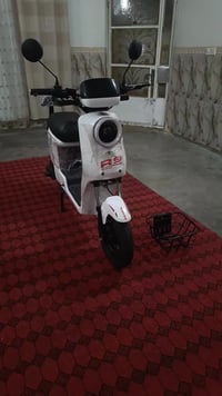 R9للبيع 2025جديدة مستعملة 15يوم كلشي بيهة يشتغل مابيهة اي نقص سيباية و...