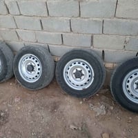 ويل ستاركس • بلا اعوجاج • تايرات نص عمر