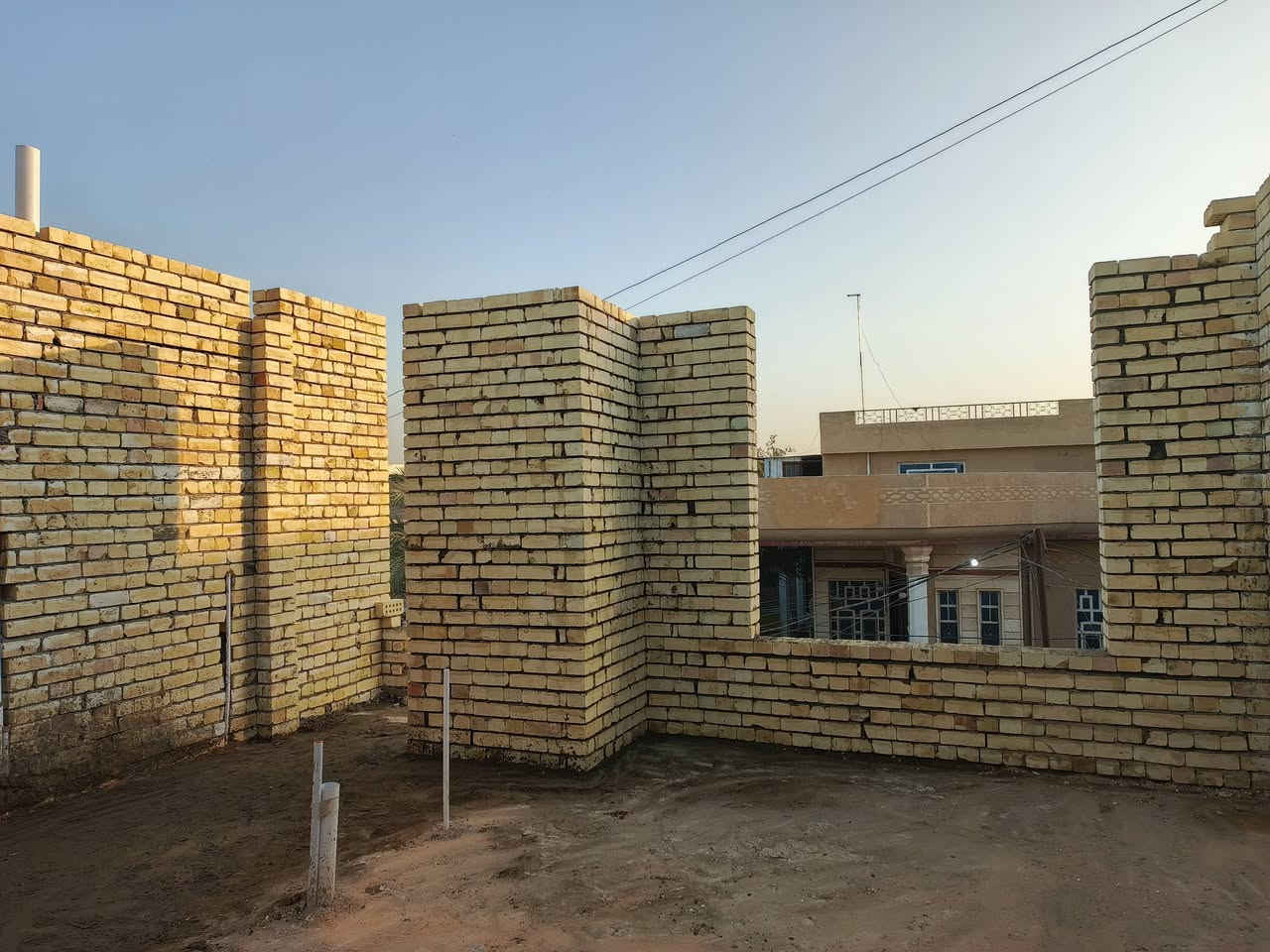 خلفة بناء من بغداد اشتغل اكبالة على الدبل اتصل ودلل ***********
