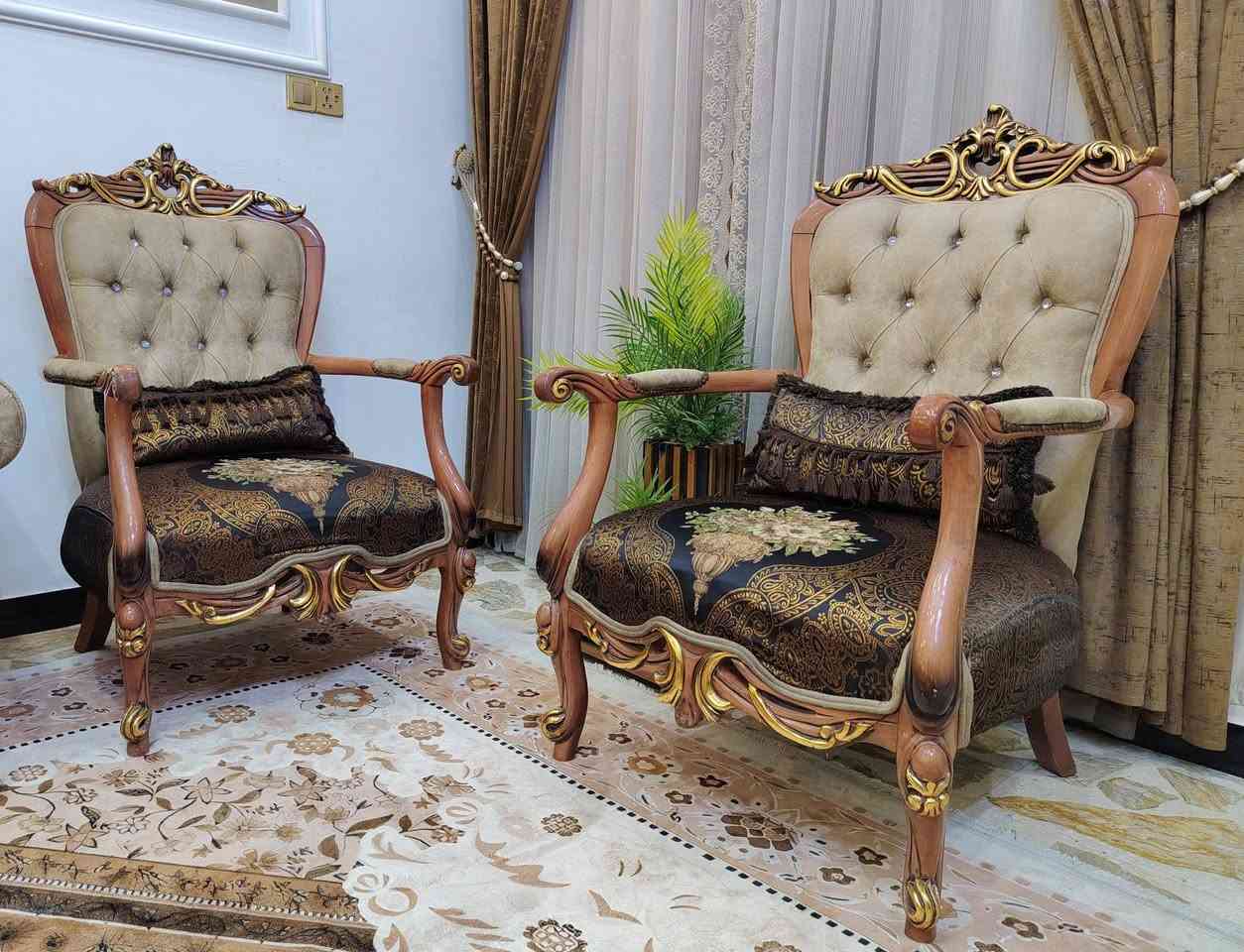 تخم زان تركي ملكي كلش نضيق 8 مقاعد مع طبله وسطيه العنوان مدينه الصدر للاستفسار خاص         او الاتصال على الرقم ***********
