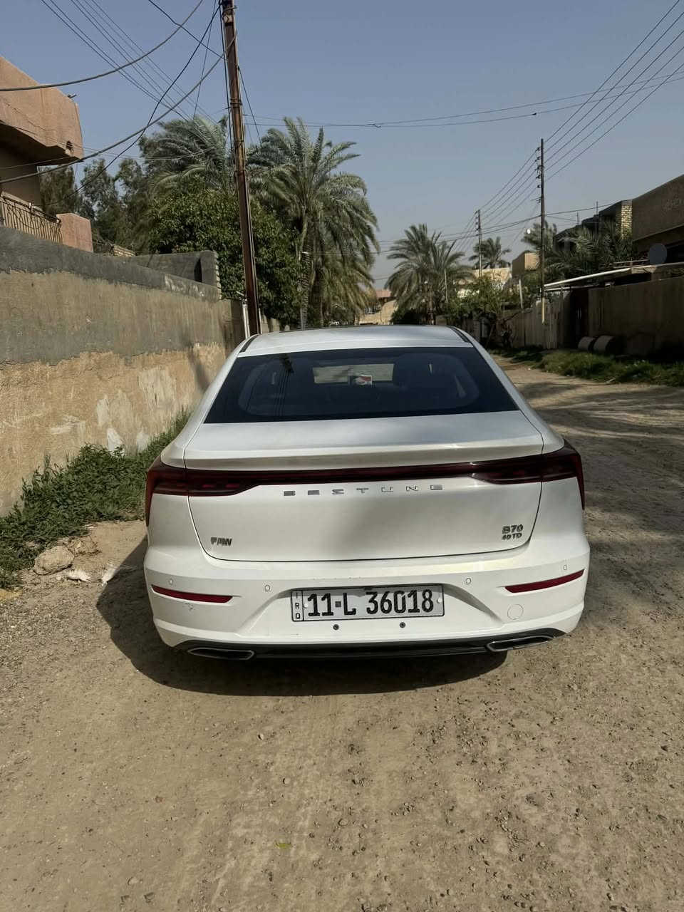 السلام عليكم سيارة B70 للبيع فول موصفات السعر 150 وبيهه مجال مكان السيارة بغداد اي استفسار هاذ ارقم ***********
