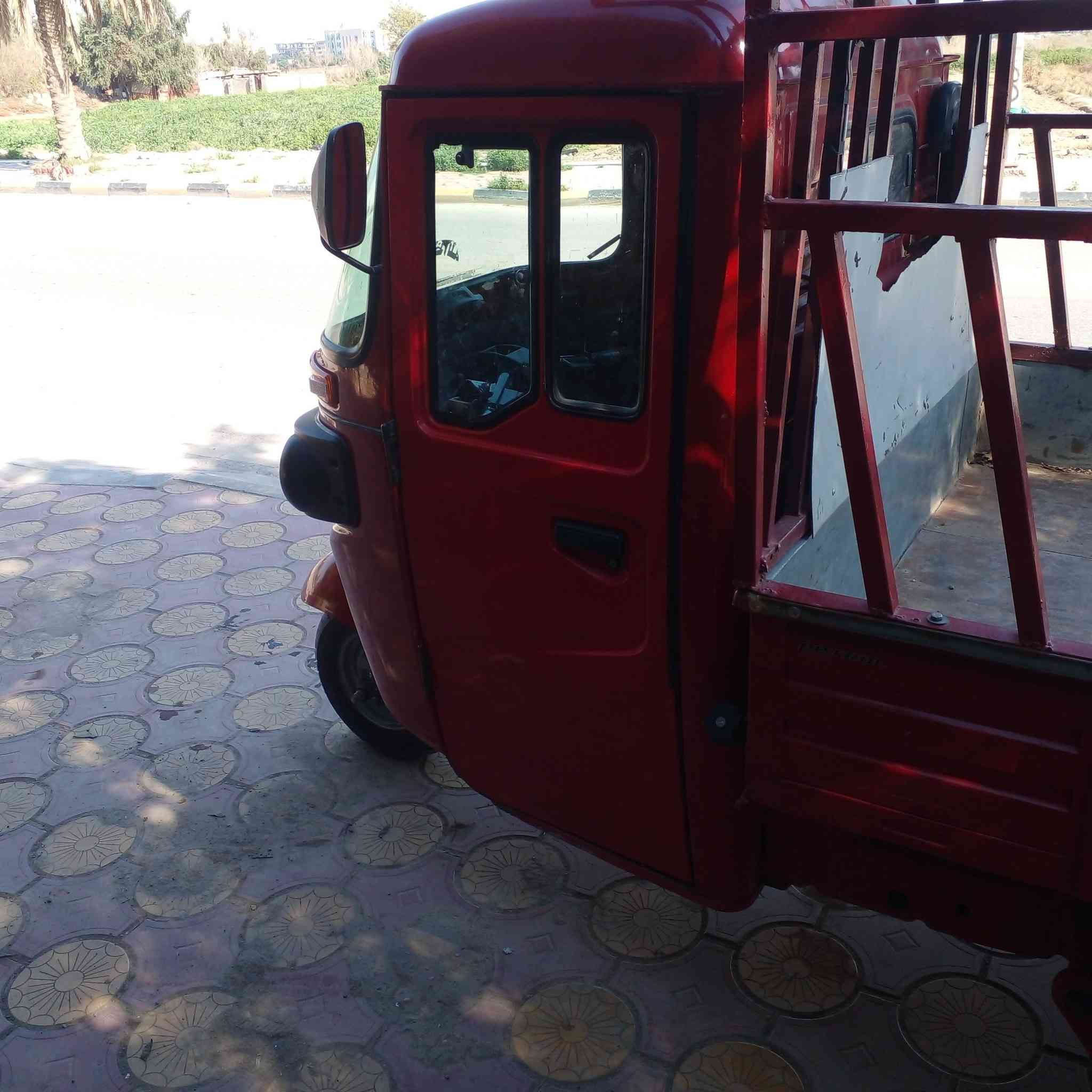 تكتك حمل بجاج مكفوله رقم واسط السعر 3500 وبيها مجال موديل 19 مكاني كوت العزه هذا رقمي ***********
