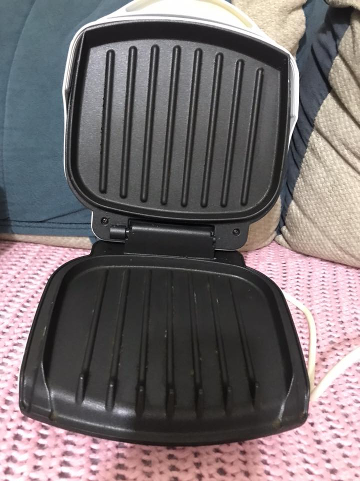 للبيع مستعمل نظيف ماركة بريطانية للتواصل ***********
