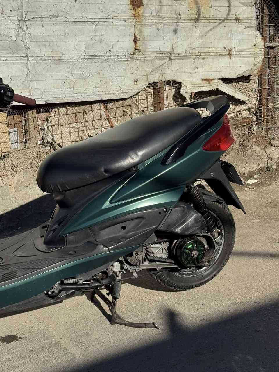 السلام عليكم شباب سكنس فحل مرقم للبيع رقمها بغداد دراجه كفاله عامه يابانيه قبق نفخ بيها تزويد همين ولونها مميز بيها زوج كلجات وجاملغ امامي اصلي وراس ودشبول كامل مال لد وبكلايت كرزي وبعد بيها نواعم دراجه تخبل وخير من الله شرط لا مشتراكات توكفك ولا شي مو شراي لاتعبني مكاني المدينه  هاذا رقمي ***********
