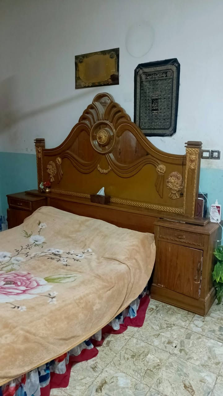 سلام عليكم
غرفة نوم للبيع 6 ابواب صاج تسكام ماخذا ب1.300.000 رايدها ب500 وبيها مجال


**إذا كنت صاحب هذا الإعلان وتريد حذفه لأي سبب، رجاءا أرسل رسالة إلى الدعم الفني**