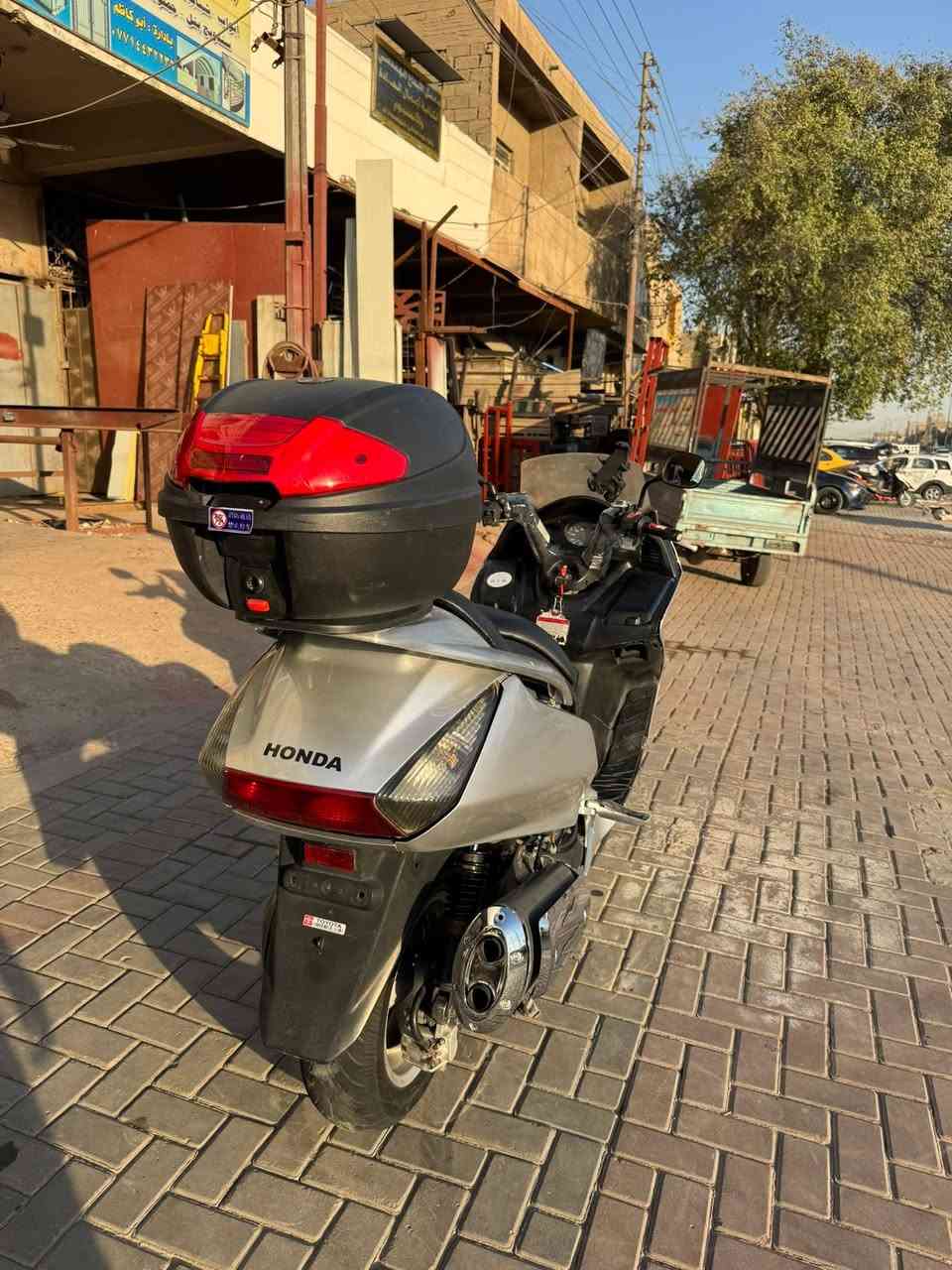 سلام عليكم للبيع سلفر ونج ياباني مكينه 400مكفوله كهربائيات كامله ناعمه شلعه ومعدل هاون نضيفه كلش ستان حساس اوفر دشبول نفخ ماشيه 39الف جيب فيتر وفحص السعر 1950 مكاني   بغداد الدوره عندي ضرف واريد أبيع مستعجل☎️☎️***********
