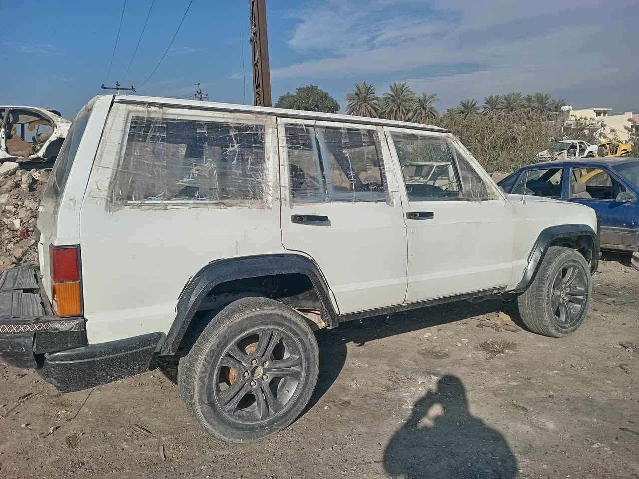 السلام وعليكم جبنالكم تفصيخ جيب شيروكي مصري الي محتاج ادوات تفصيخ يتصل عل***********واتساب موجود ***********
