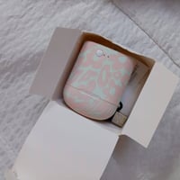 ايربود • سماعات • ٣٨ قطعة