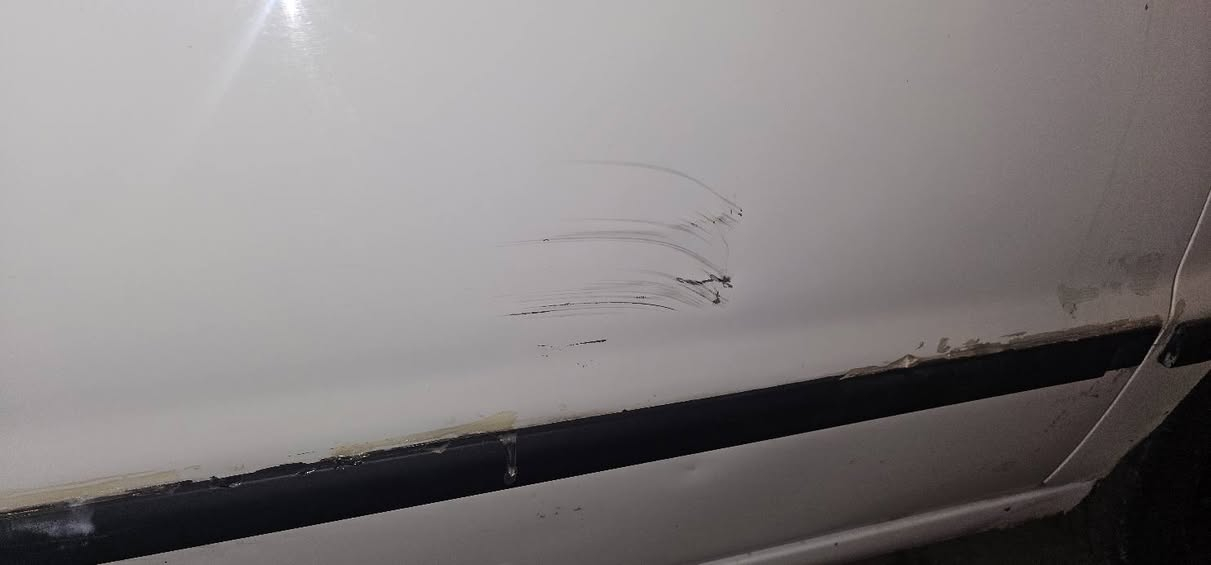 للبيع سمند موديل 2011
رقم مثنى 
سنوية تنتهي 2027 بشهر ال10
تبريد شغال 
عنواني نجف / قضاء الكوفة 
***********
