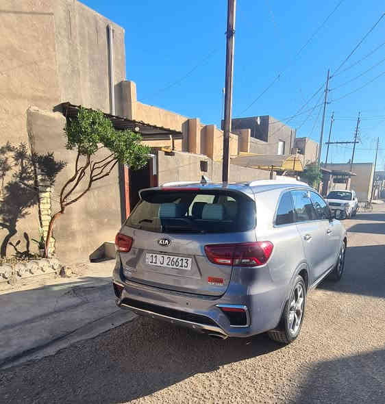 اللهم صلي على محمد وآل محمد
سورنتو ٢٠٢٠ فئة SX أعلى فئة بانوراما فول مواصفات كامرة دوارة خمس كامرات ١٨٠ درجة 
كشنات جلد ابيض ورصاصي كشنات كهرباء كافة الوضعيات 
كير ومحرك جديد سيارة جديدة ماشية جدا قليل مال بيت ماشية ٢٥ الف ميل .
لون مميز بالنهار لون وبالليل لون 
سيارة رقم بغداد بأسمي هزة جديدة 
ضررها مال امريكا جاملغ وبنيد مصلح بمكانة مابية تبديل .
سونار موجود .
سيارة ماناقصها اي شي 
السعر ٢٣٧ 
رقم الهاتف ***********
