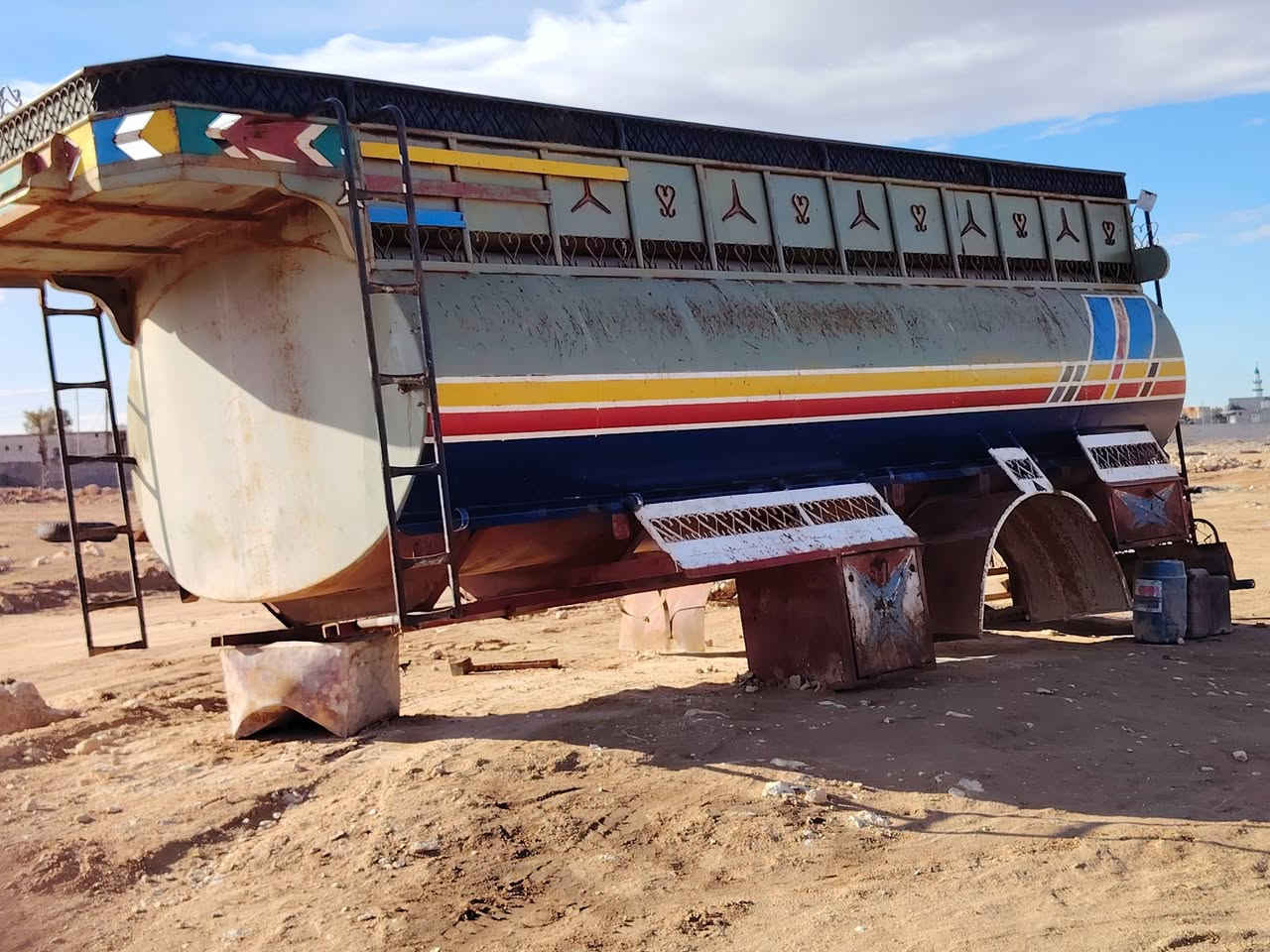 سلام عليكم تانكي اقجم نضيف اللبيع السعر 4 ملايين لاستفسار على رقم  ***********
