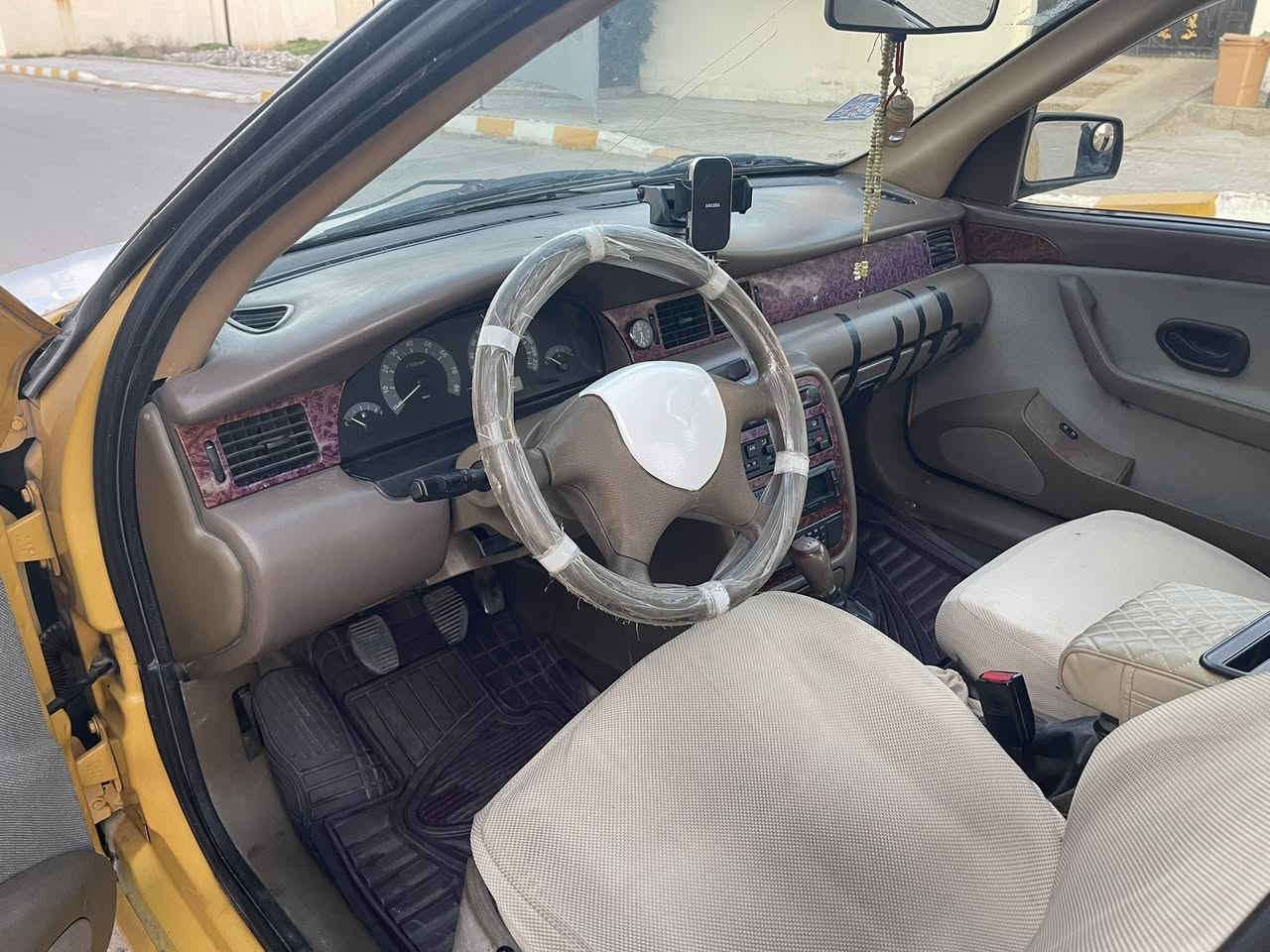 سلام عليكم للبيع فقط سمند موديل 2011 ناطق
رقم بغداد كير او محرك فرنسي 2000 بشرط لا صرف لا تبخير لا تنقيص كفاله تبريد تدفئه شغال تخم تايرات خط ابيض جديد باتري جديد لا ضربه لا خياس مابي صبغ مكفوله داخله جديد  غرفته نظيف بطاين جديد صدر امامي خلفي جديد بدون نقص كهربائيات كلها شغال سياره متعوب عليه بشرط الي ياخذه مايخسر سعره 36 بي مجال للطيبين اسف ع اطاله ابيع فقط ماراوس  مكان السياره ديالي خانقين للاستفسار الاتصال على الرقم ***********
