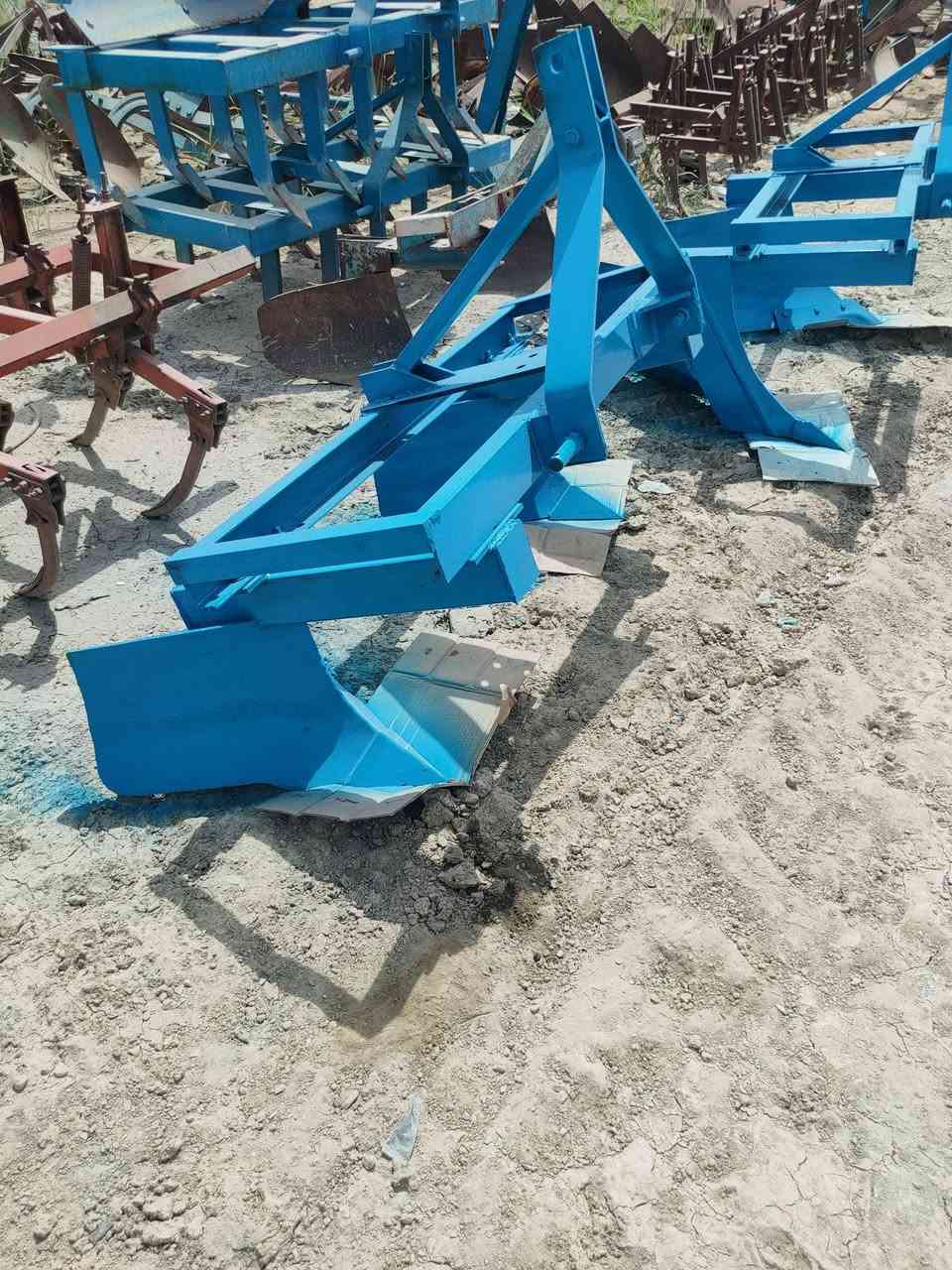 للبيع معدات زراعيه فدن +خراميش + معدلانات شتريد موجود اتصل وتدلل العنوان بابل أسكندريه  ***********
