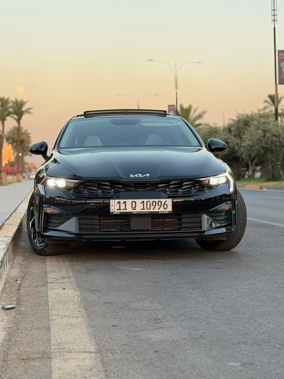 🚗 للبيع | كيا K5 هايبرد 2025 – خليجي – بغداد
للبيع كيا K5 موديل 2025، محرك 2000 سي سي هايبرد، مواصفات خليجية، كلين تايتل، رقم بغداد، اللون أسود ، العداد 6000 Km

✨ السيارة مغلفة بالكامل بطبقة حماية PPF للحفاظ على الطلاء .

المواصفات:

* سقف بانورامي

* صندوق خلفي كهربائي

* تشغيل عن بعد

* نظام المفتاح الذكي (Smart Key)

* شاشة كبيرة

* لوحة قيادة رقمية

* Apple CarPlay

* Android Auto

* شاحن لاسلكي

* كاميرا خلفية

* حساسات وقوف

* حساسات ضغط الإطارات

* مرايا جانبية كهربائية

* مثبت سرعة

* التحكم على المنحدرات

* أوضاع قيادة متعددة

* تكييف أوتوماتيكي

* تبريد خلفي

* تدفئة المقاعد

* مسند ذراع

* فرامل وقوف إلكترونية

* ABS

* 6 وسائد هوائية

* مصابيح LED

* كشافات ضباب

* الضوء العالي التلقائي

* قفل أمان للأطفال

* تعليق تلقائي

✅ السيارة بحالة الوكالة ، نظيفة ولا تحتاج أي مصروف، جاهزة للفحص بأي مكان.

📍 الموقع: بغداد

💰 السعر: (23500$)

📞 للاستفسار: (***********)
