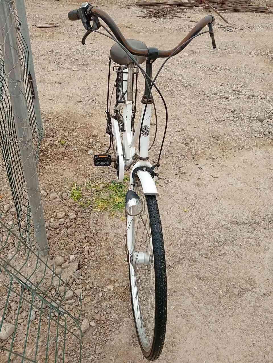 مكلف بالنشر
سلام وعليكم متاح باسكل ياباني نظيف كل عيب مابي سعره 90 الف وبي مجال عنوان كركوك طريق بغداد 
***********
