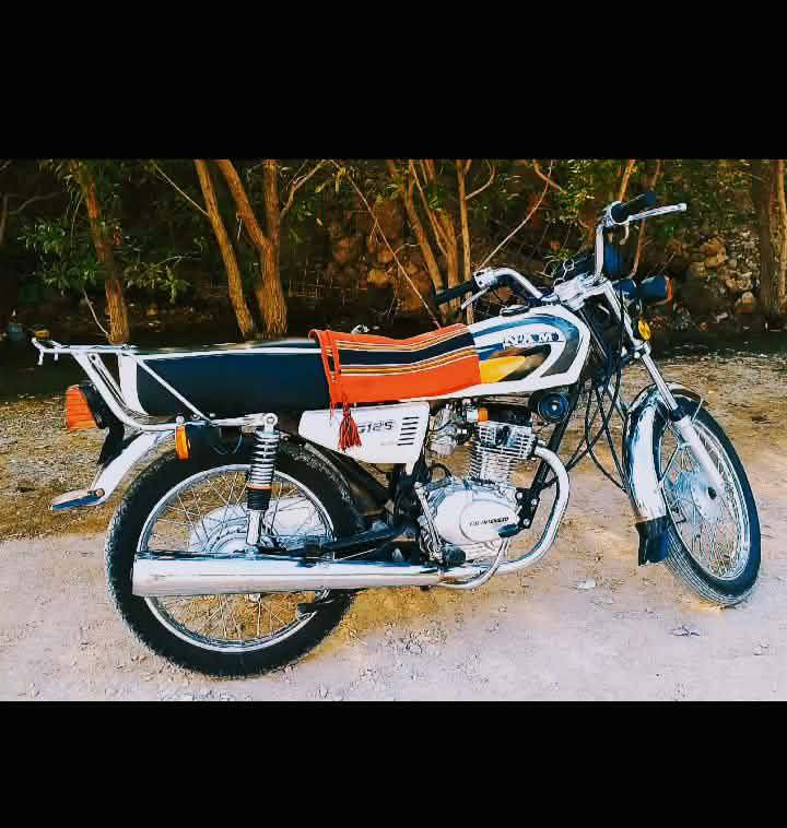 انتنس للبيع اوراق دراجه مال جناي عله ايد وحده ومامتعبهه سعرهه 625 وبيهه مجال قليل الشراي بي خير ويدلل المكان الحمزه الغربي وهذا رقمي ***********
