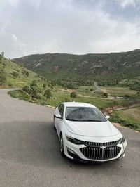 للبيع شوفرليت ماليبو 2023 LT رقم بغداد ب اسمي السيارة ماشيه 50،000 الس...